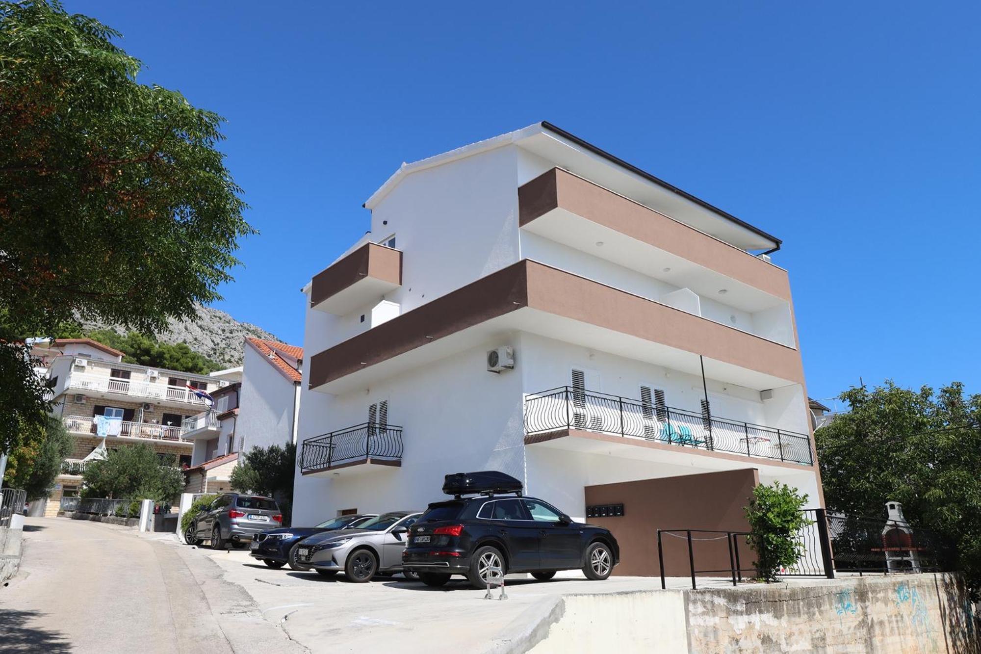 Emmi Nemira Omis Apartment Екстериор снимка